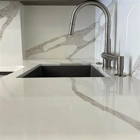 Composiet Keukenbladen Calacatta Vagli Oro Unistone